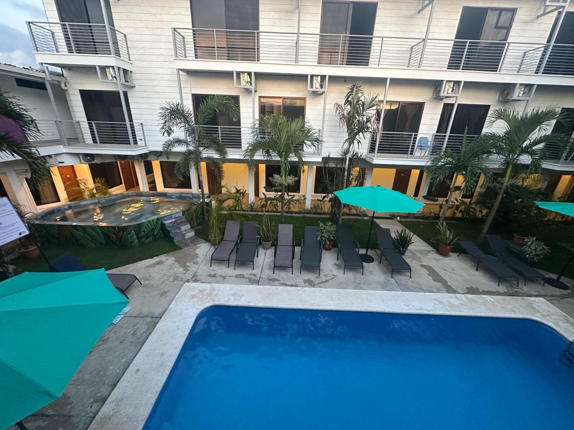 Wide Mouth Frog Quepos Hostel Manuel Antonio Exterior photo