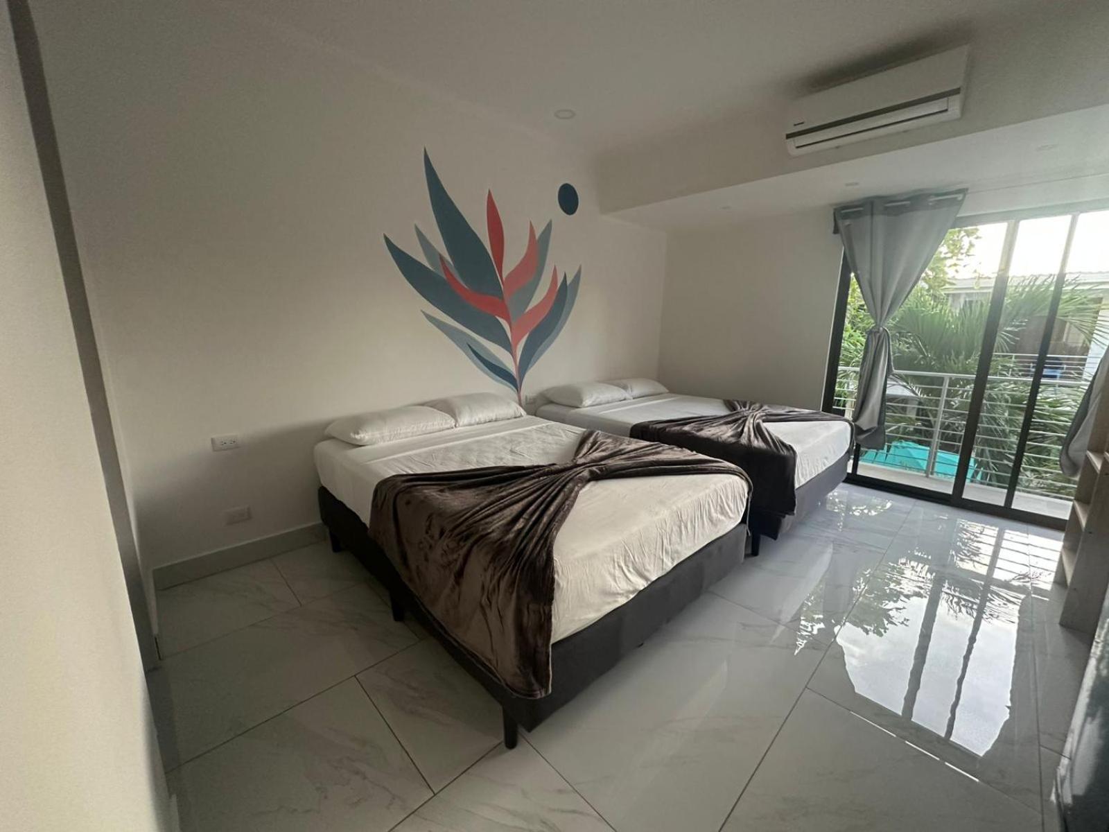 Wide Mouth Frog Quepos Hostel Manuel Antonio Exterior photo