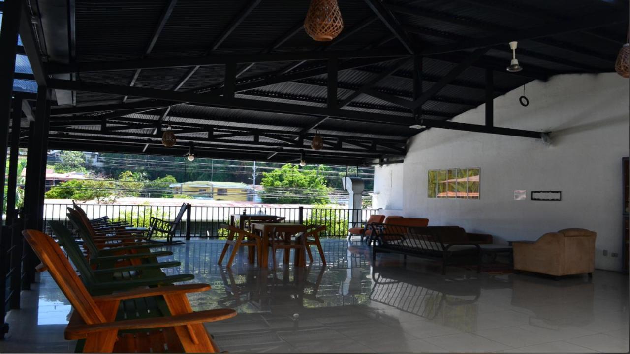 Wide Mouth Frog Quepos Hostel Manuel Antonio Exterior photo